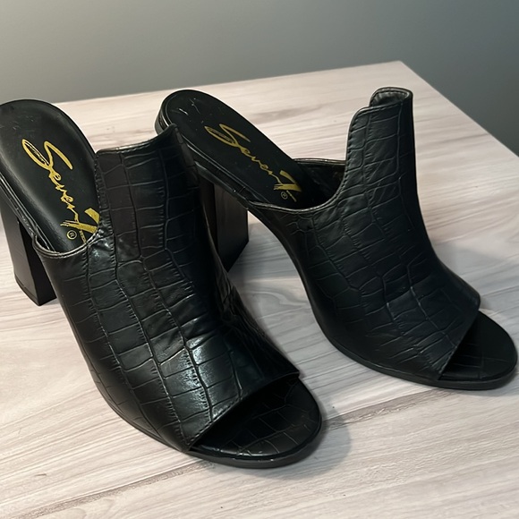 Seven 7 Heeled Mules - Picture 1 of 5